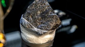 کشف ماده معدنی جدید با نام اوکیتیت در شهاب‌سنگ روسی